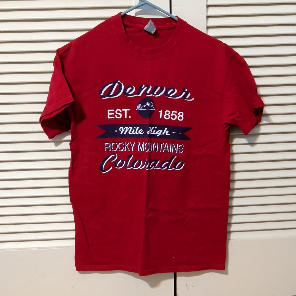 Gildan Red Short Sleeve Tee